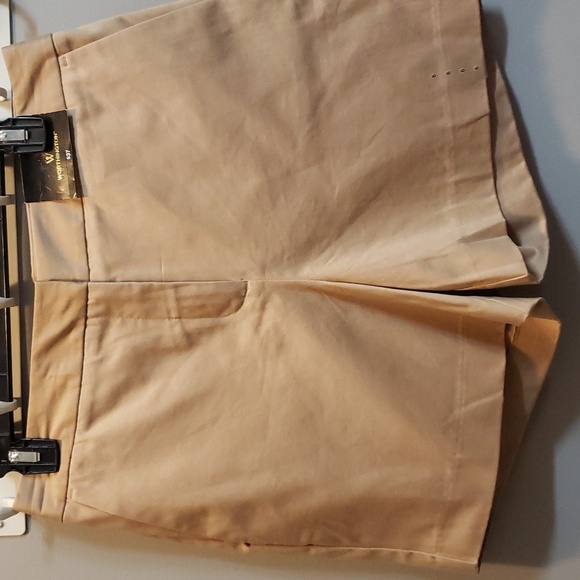 Worthington Pants - Worthington NWT Natural Tan Cotton Sheen Shorts, 6